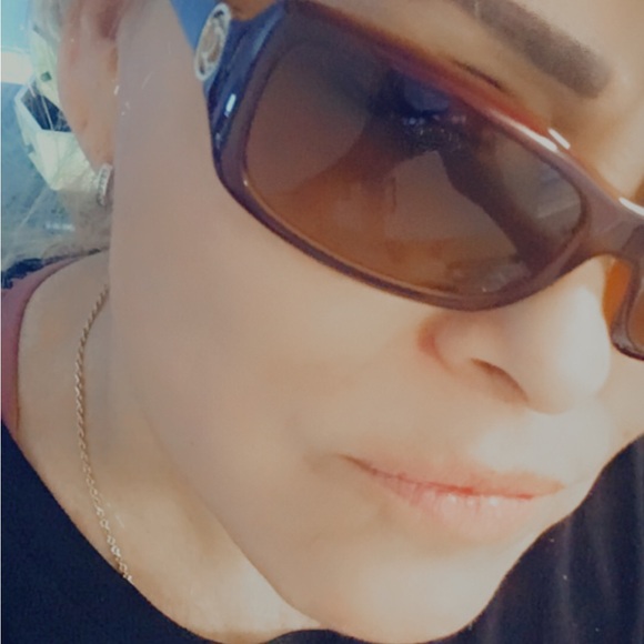 Chanel logos original with code sunglasses with case only. - Picture 4 of 13